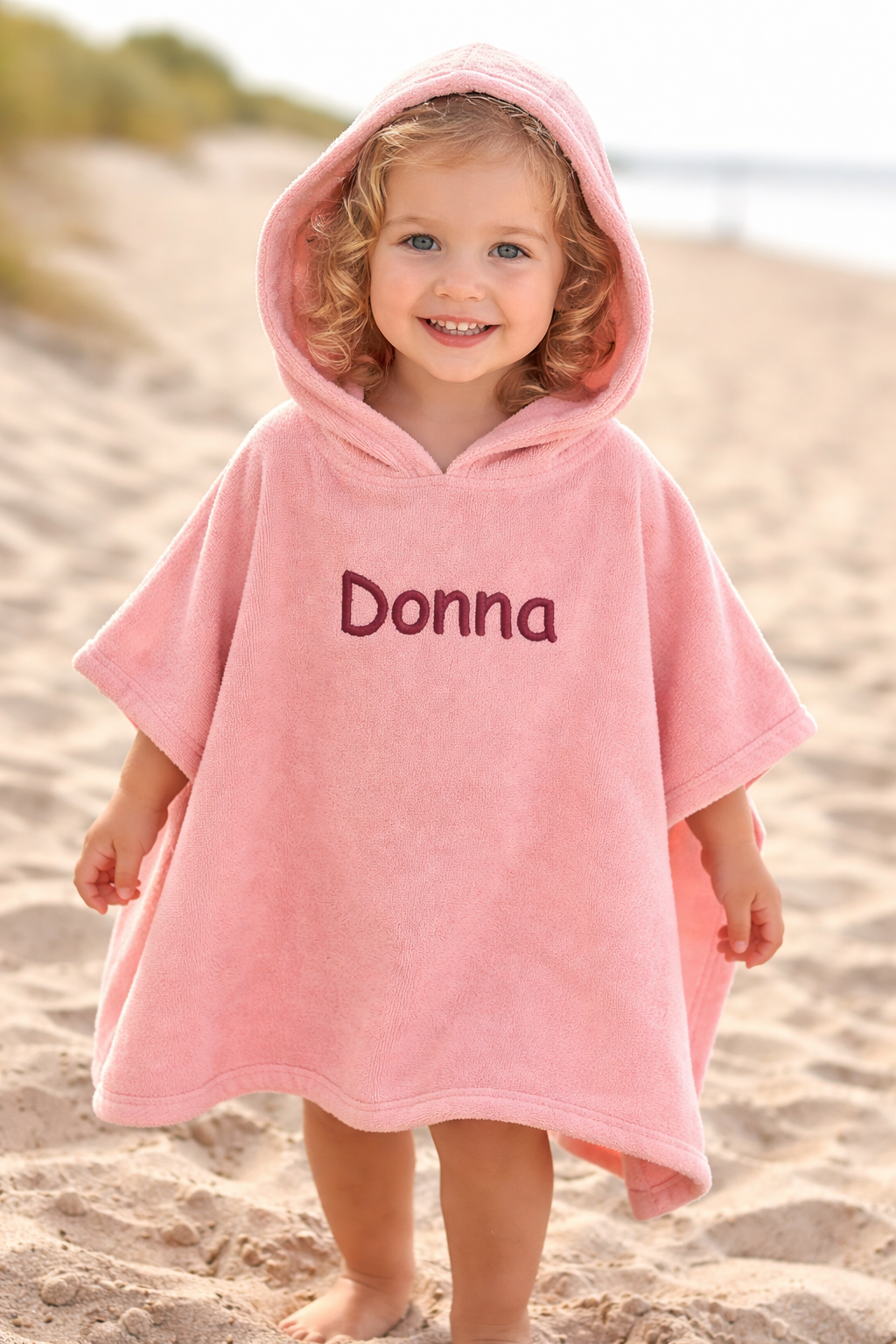 badponcho sandstone pink  met geborduurde naam