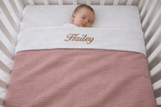 Babydeken met geborduurde naam