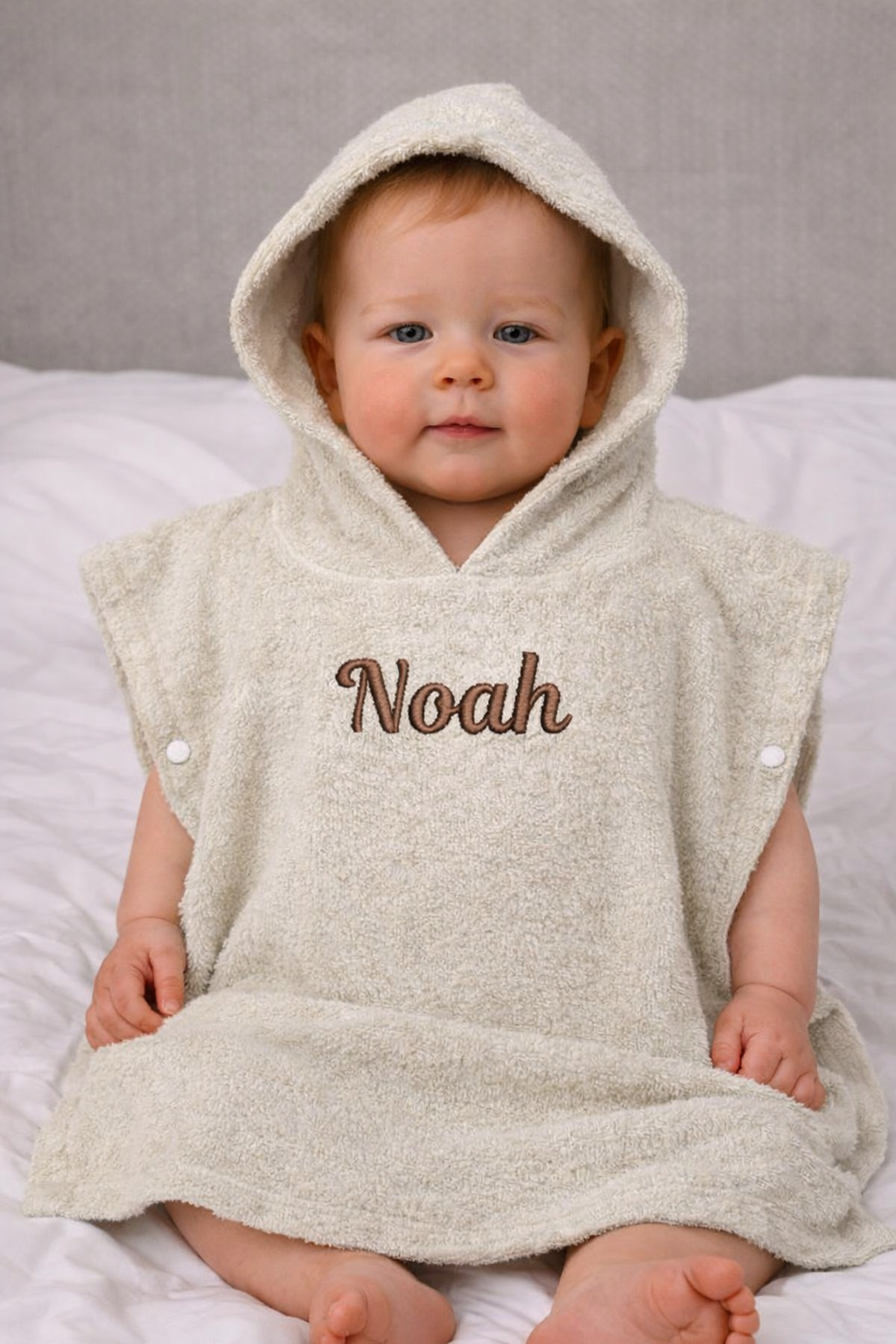 Badponcho met geborduurde naam