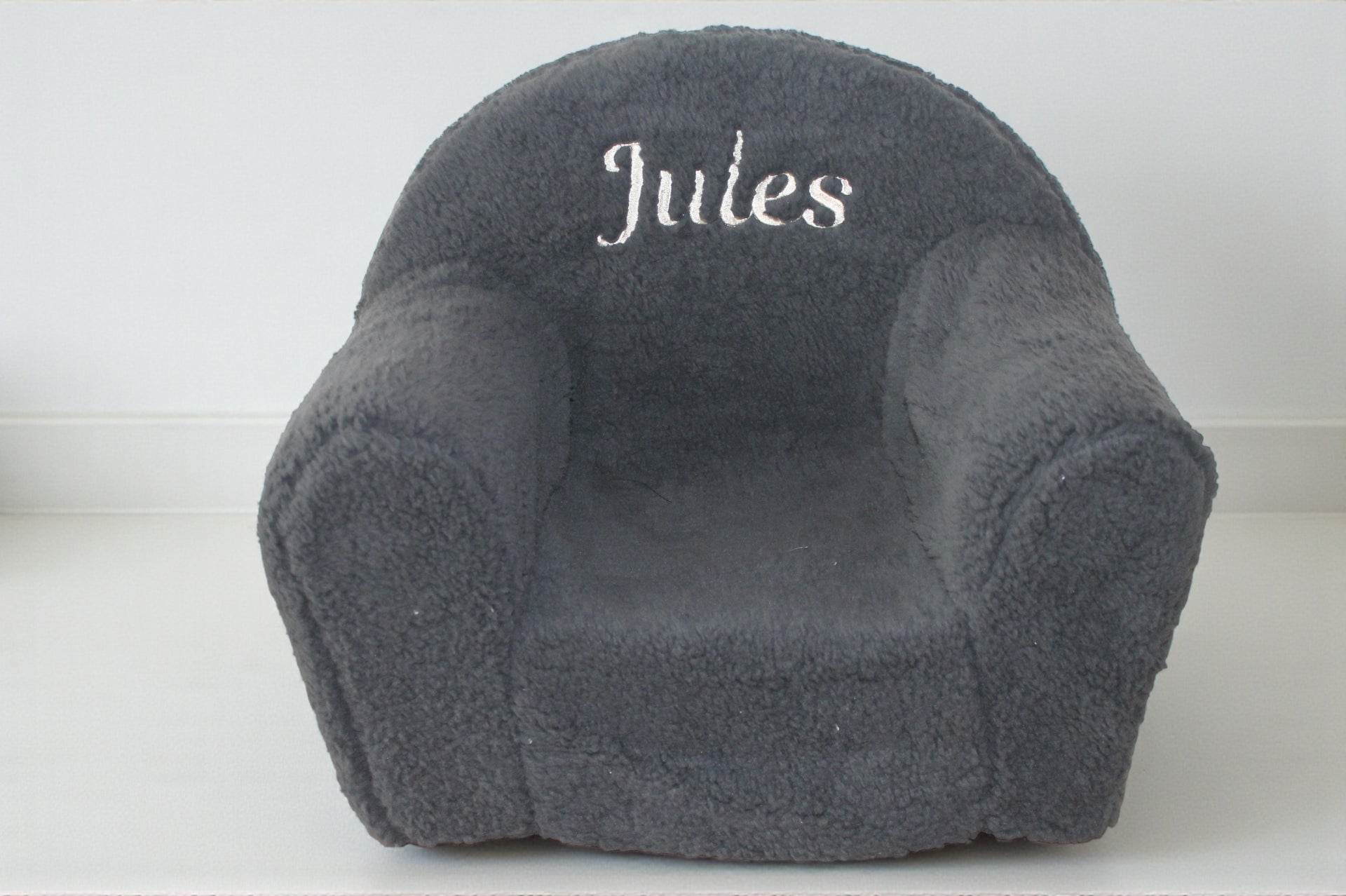 Teddy stoel antraciet met geborduurde naam