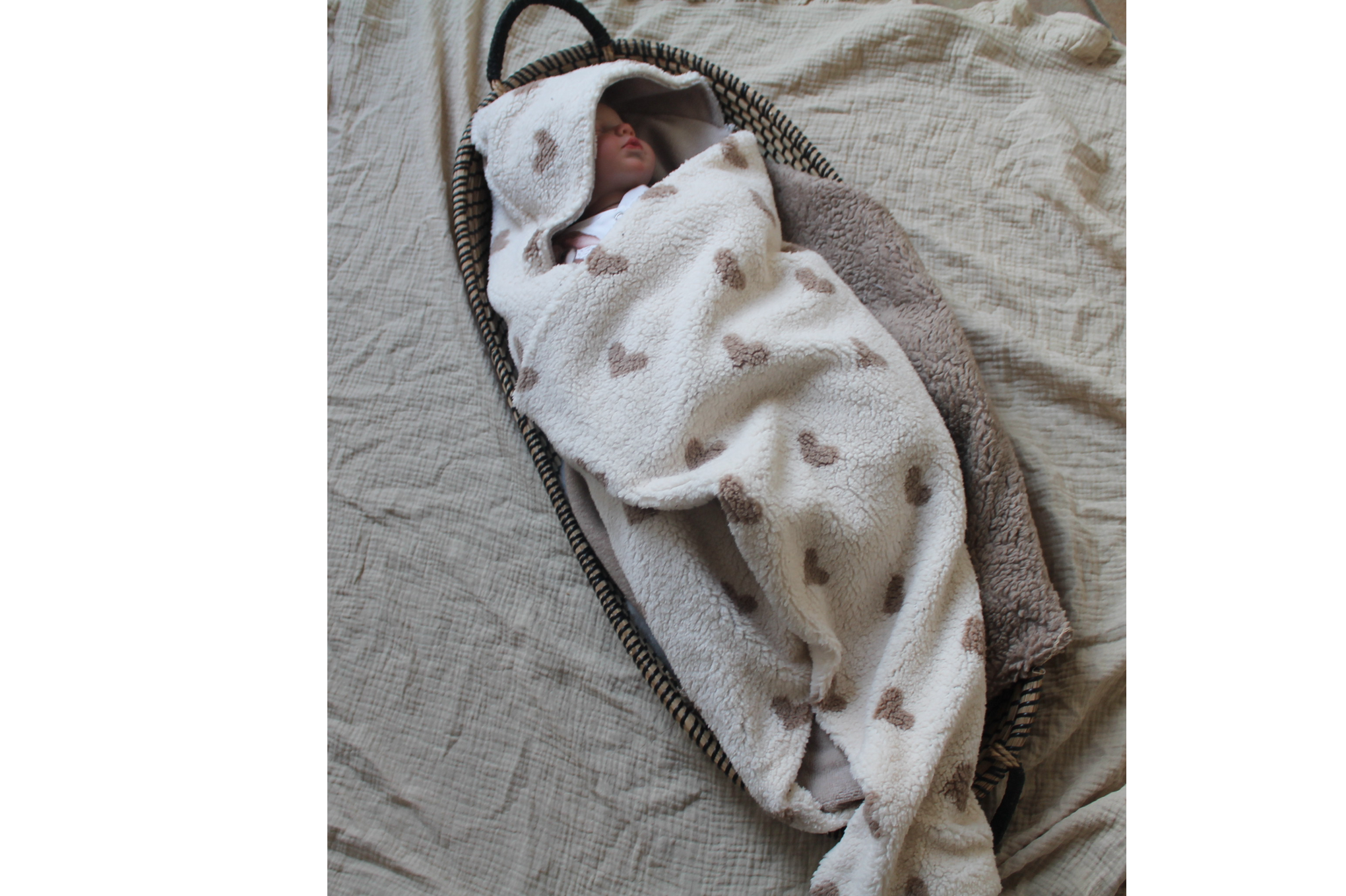 Omslagdoek Teddy hartjes ecru