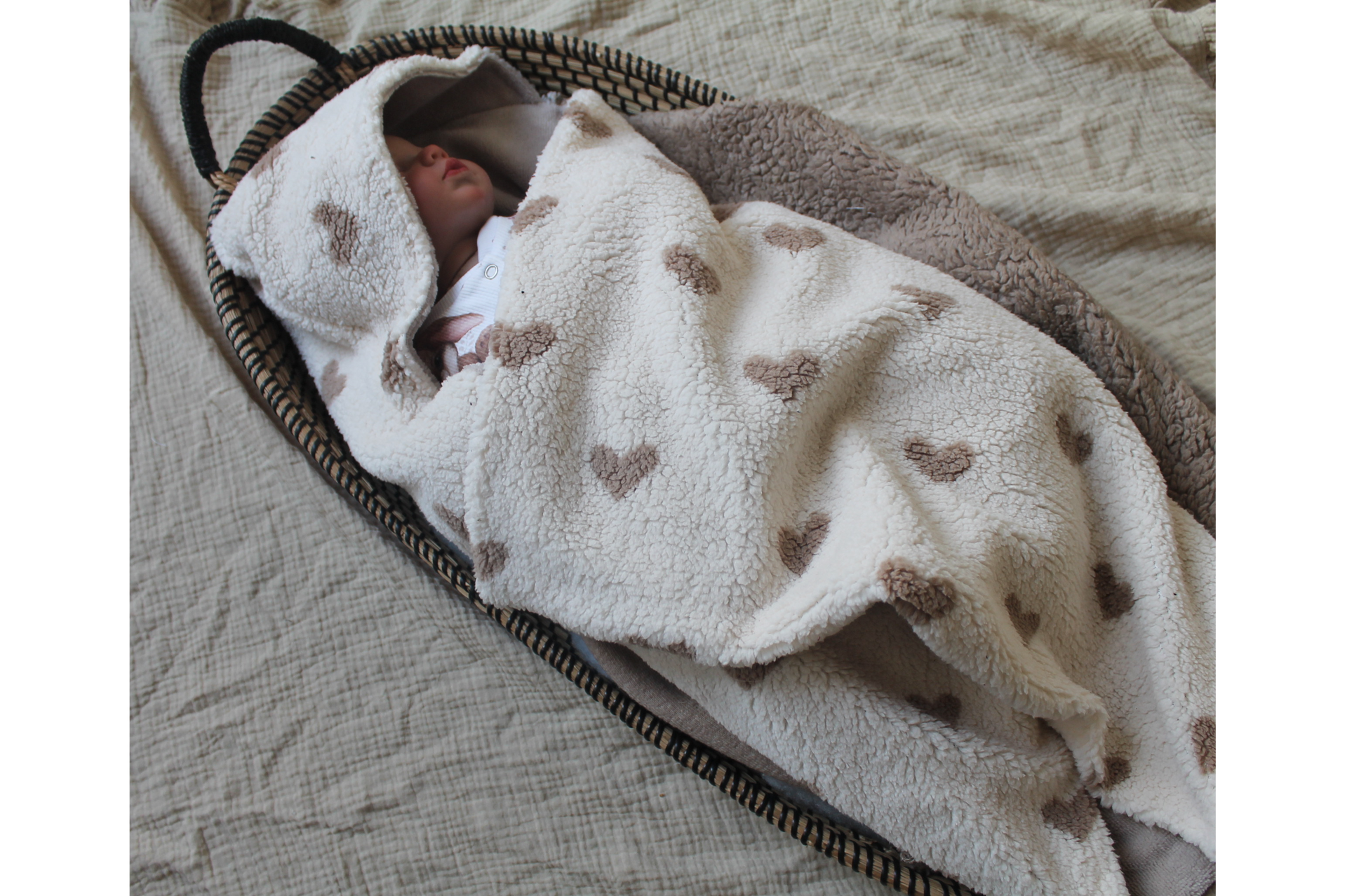 Omslagdoek Teddy hartjes ecru