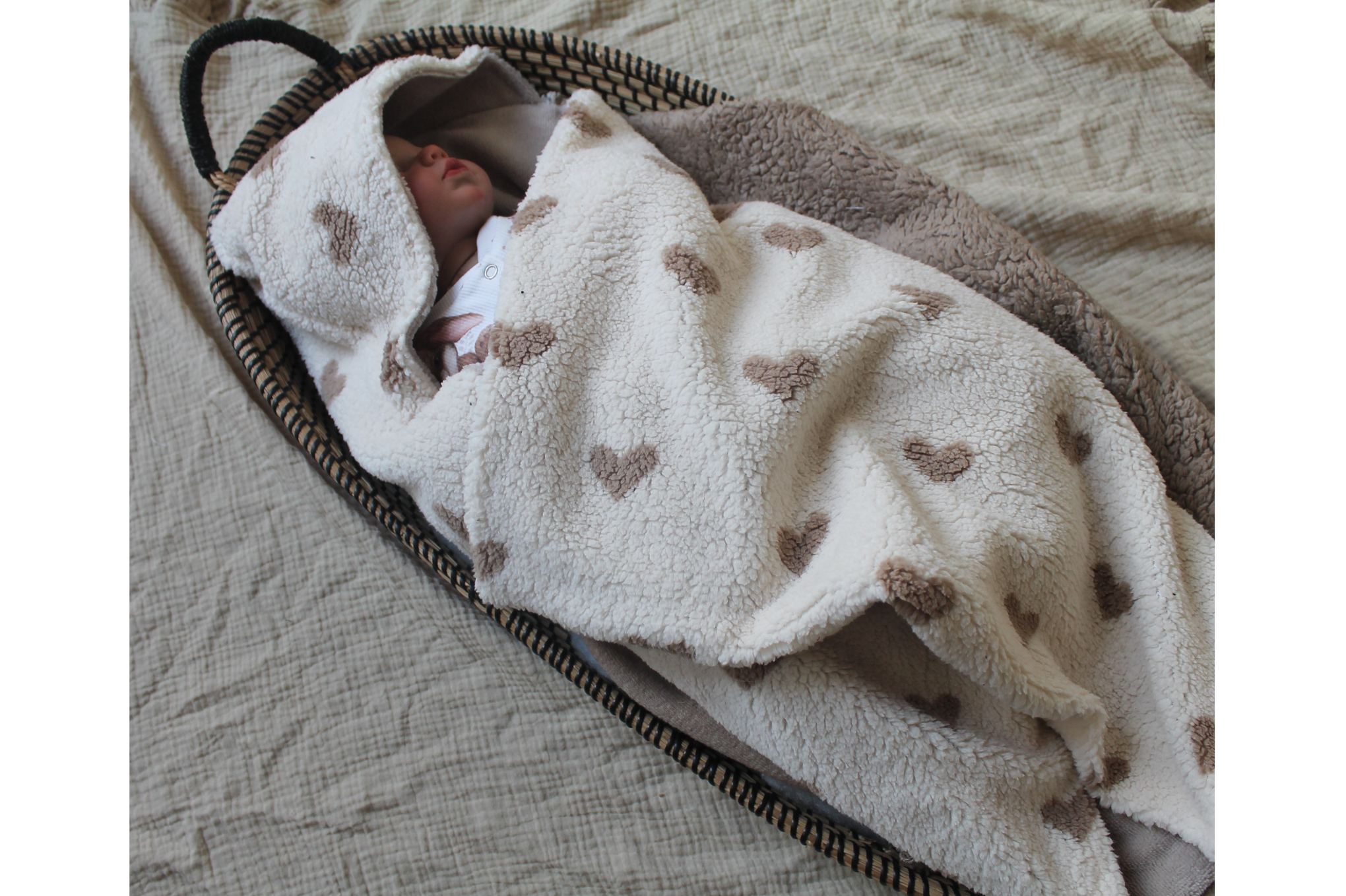 Omslagdoek Teddy hartjes ecru