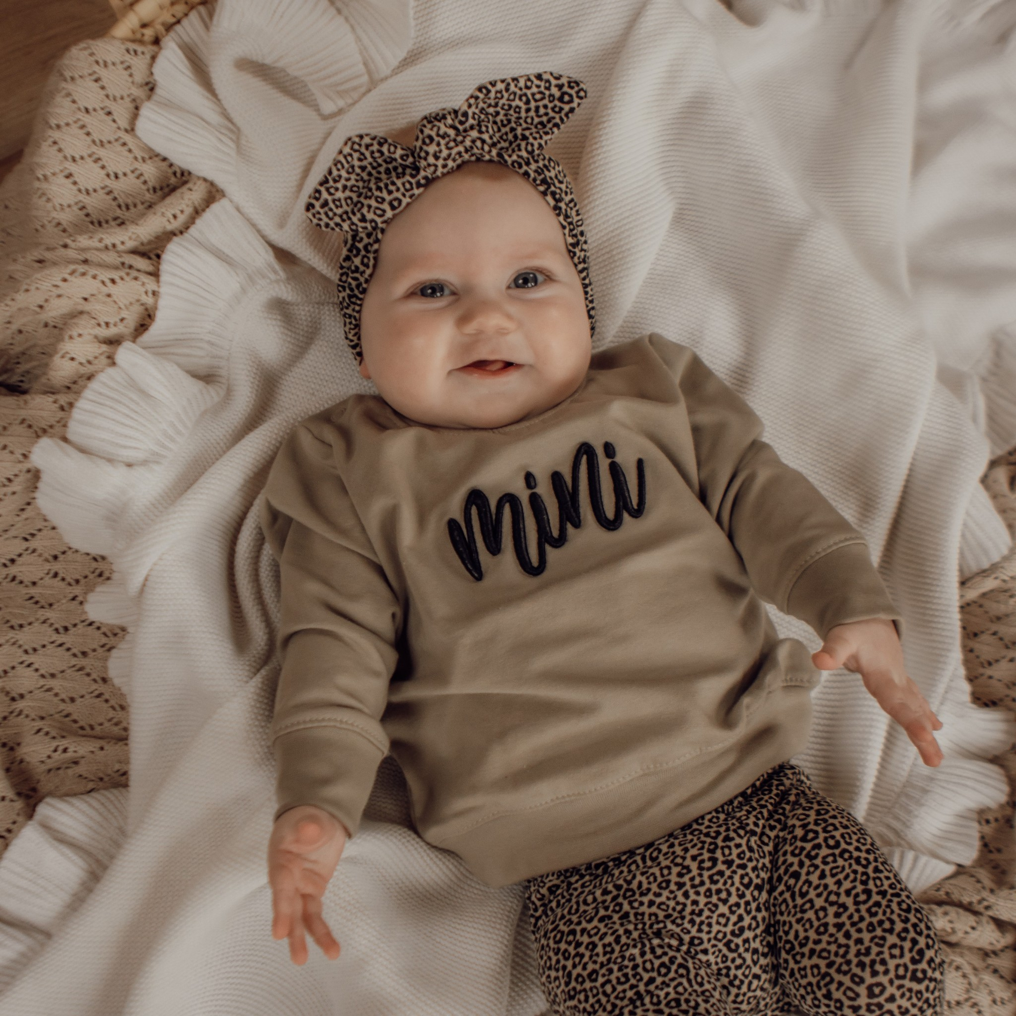 Geborduurde Sweater mini sand