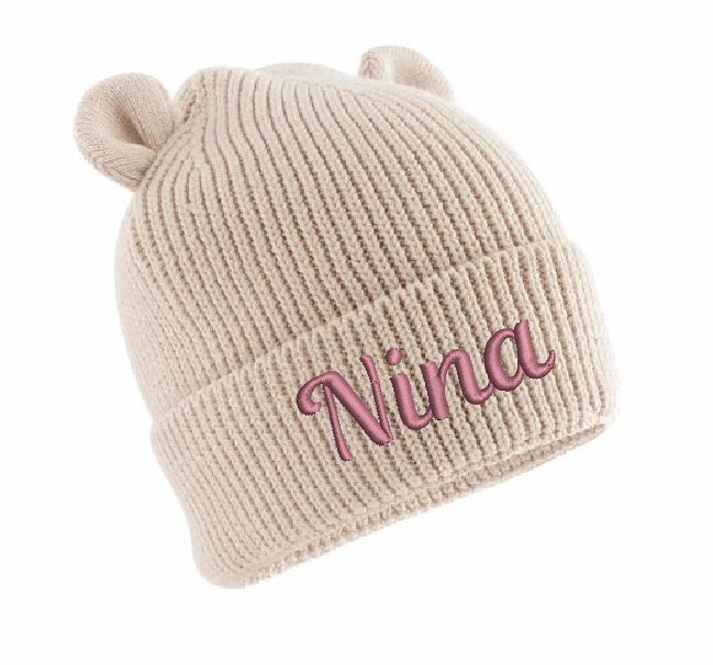 Baby mutsje met geborduurde naam