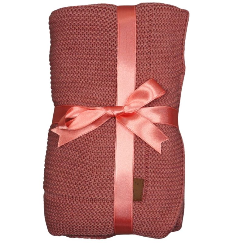 Zachte gebreide babydeken 100% Acryl clay met geborduurde naam