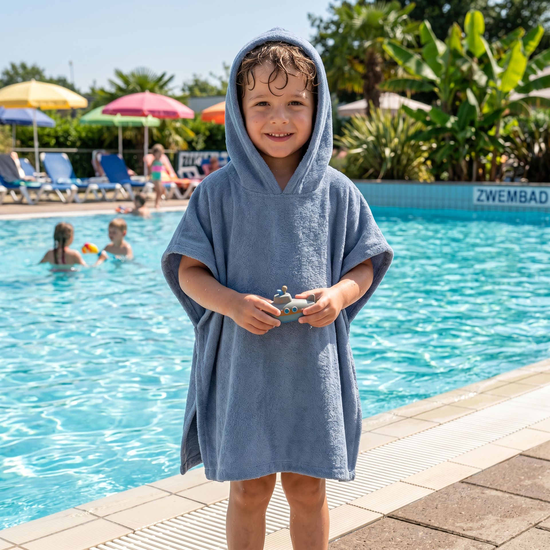 badponcho grey/blue met geborduurde naam