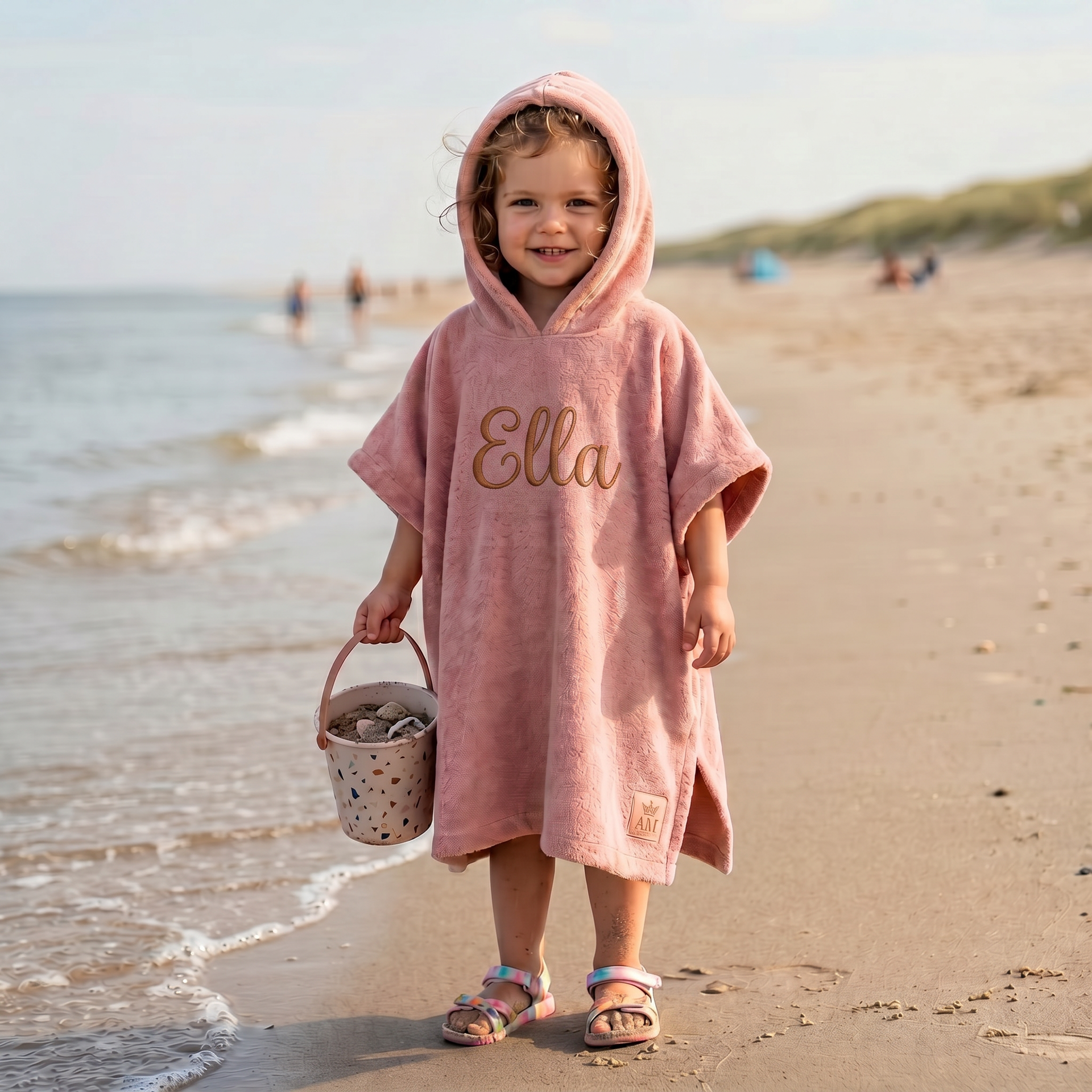 badponcho sandstone pink  met geborduurde naam
