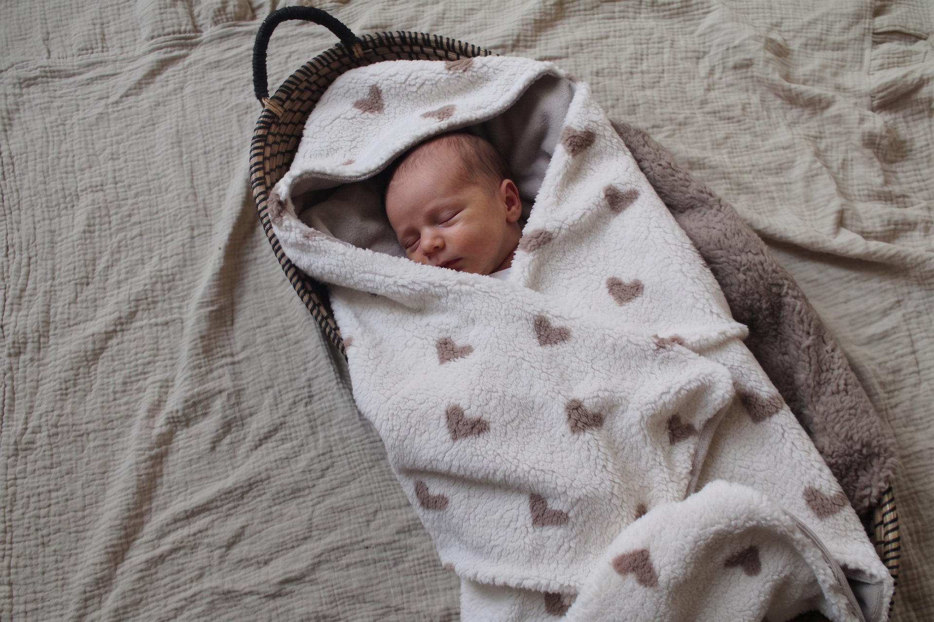 Omslagdoek Teddy hartjes ecru