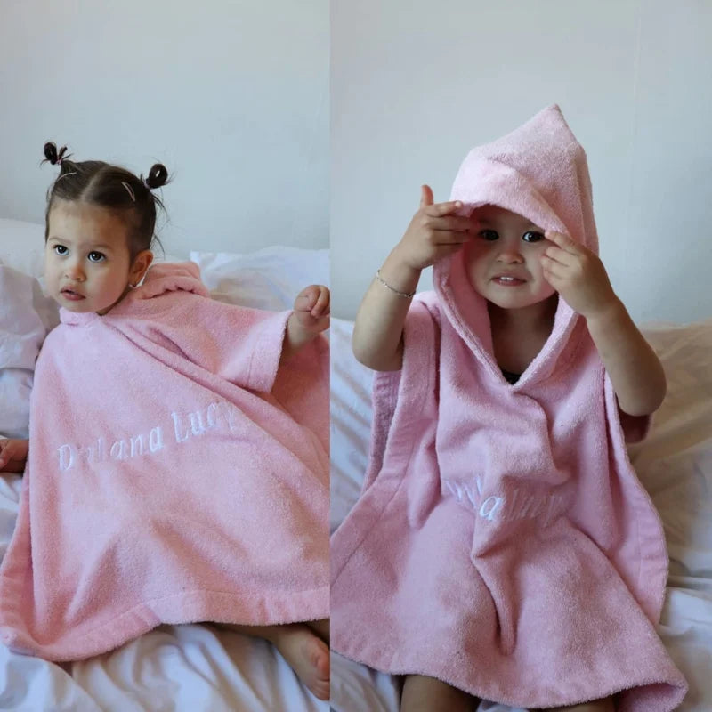 badponcho rose met geborduurde naam