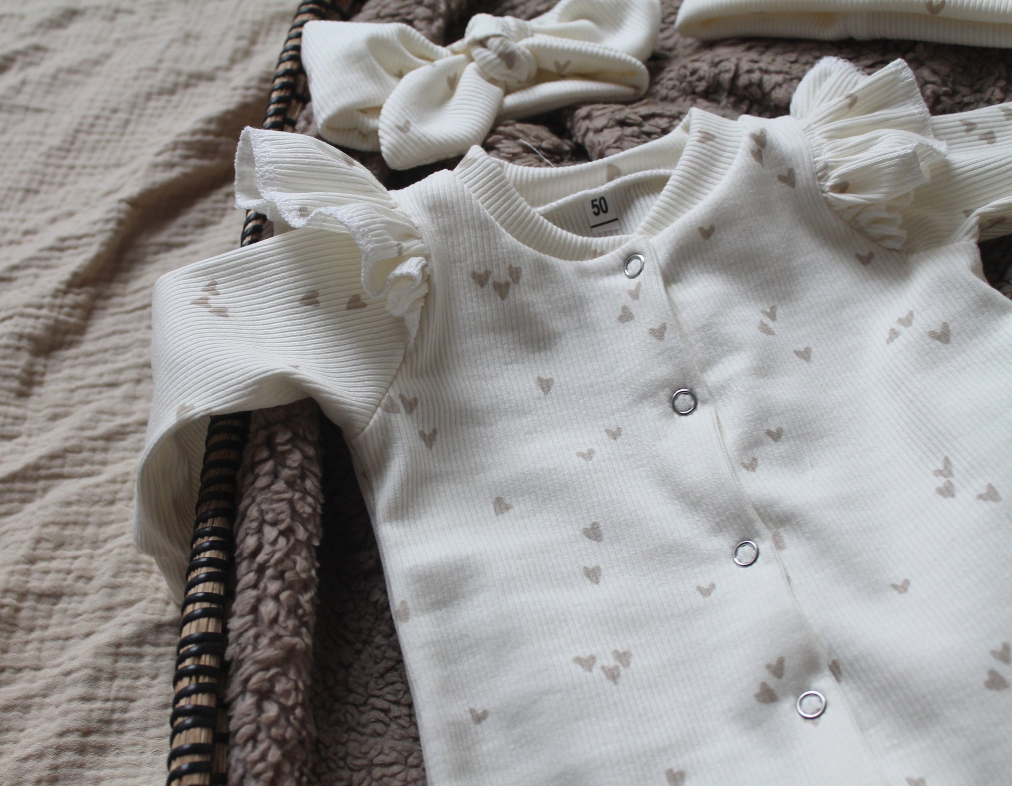 Boxpakje hartjes beige