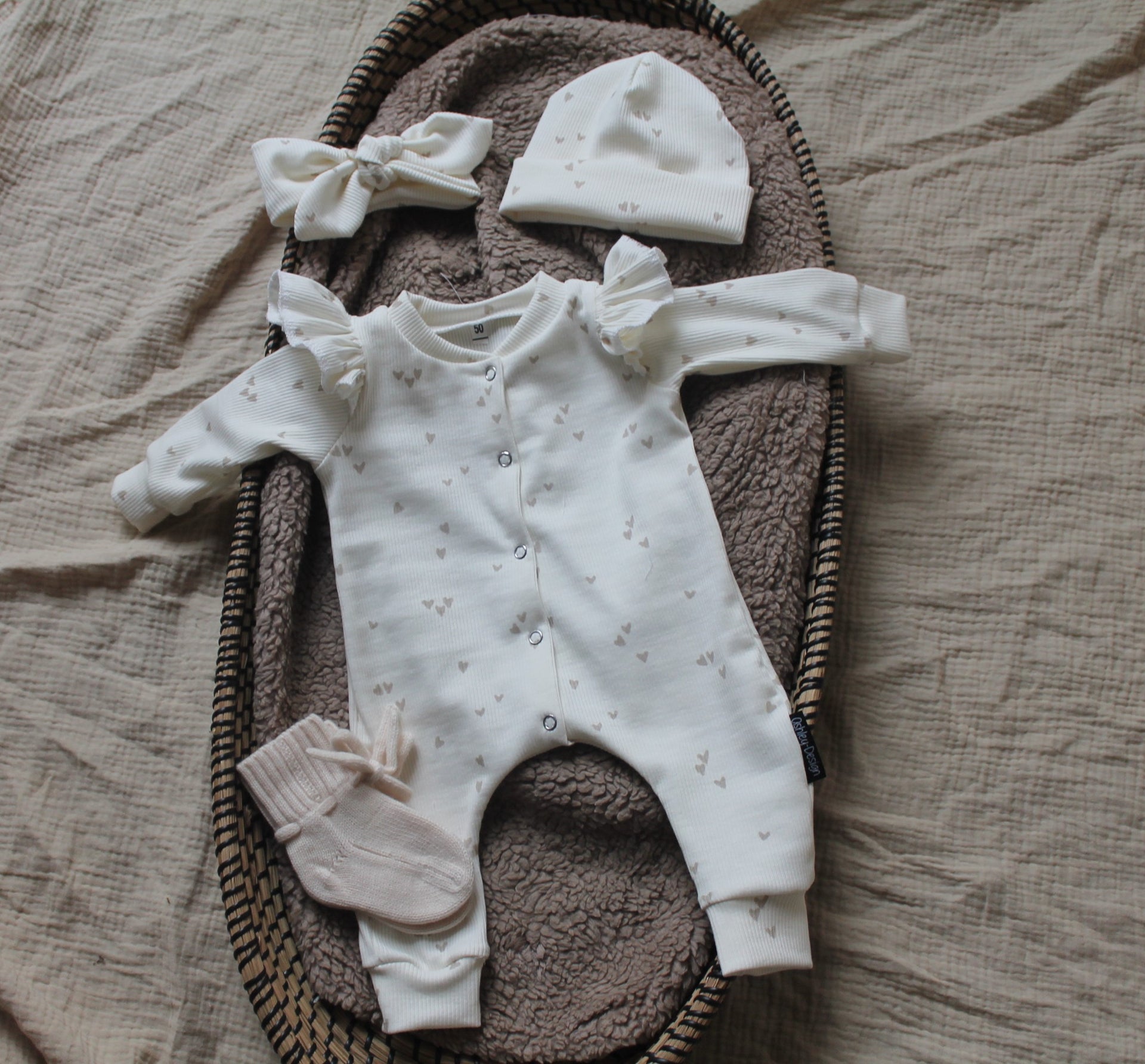 Boxpakje hartjes beige