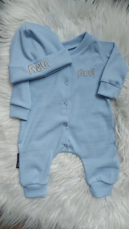 Boxpakje met Geborduurde l. blauw Naam + Optioneel Bijpassend Mutsje – Volledig Personaliseerbaar