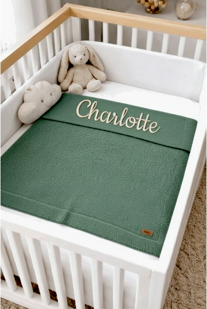 Zachte gebreide babydeken 100% Acryl Green met geborduurde naam