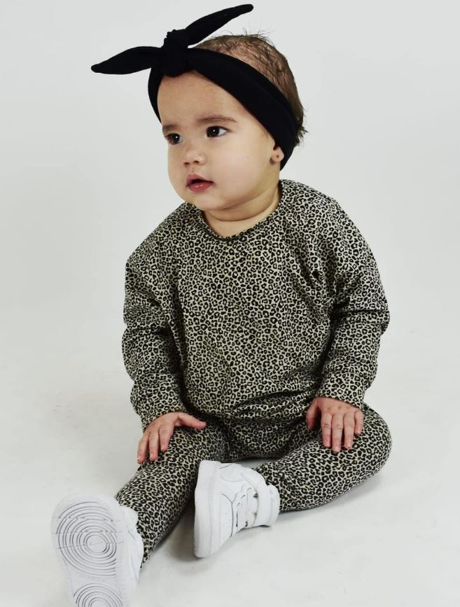 setje leopard sand